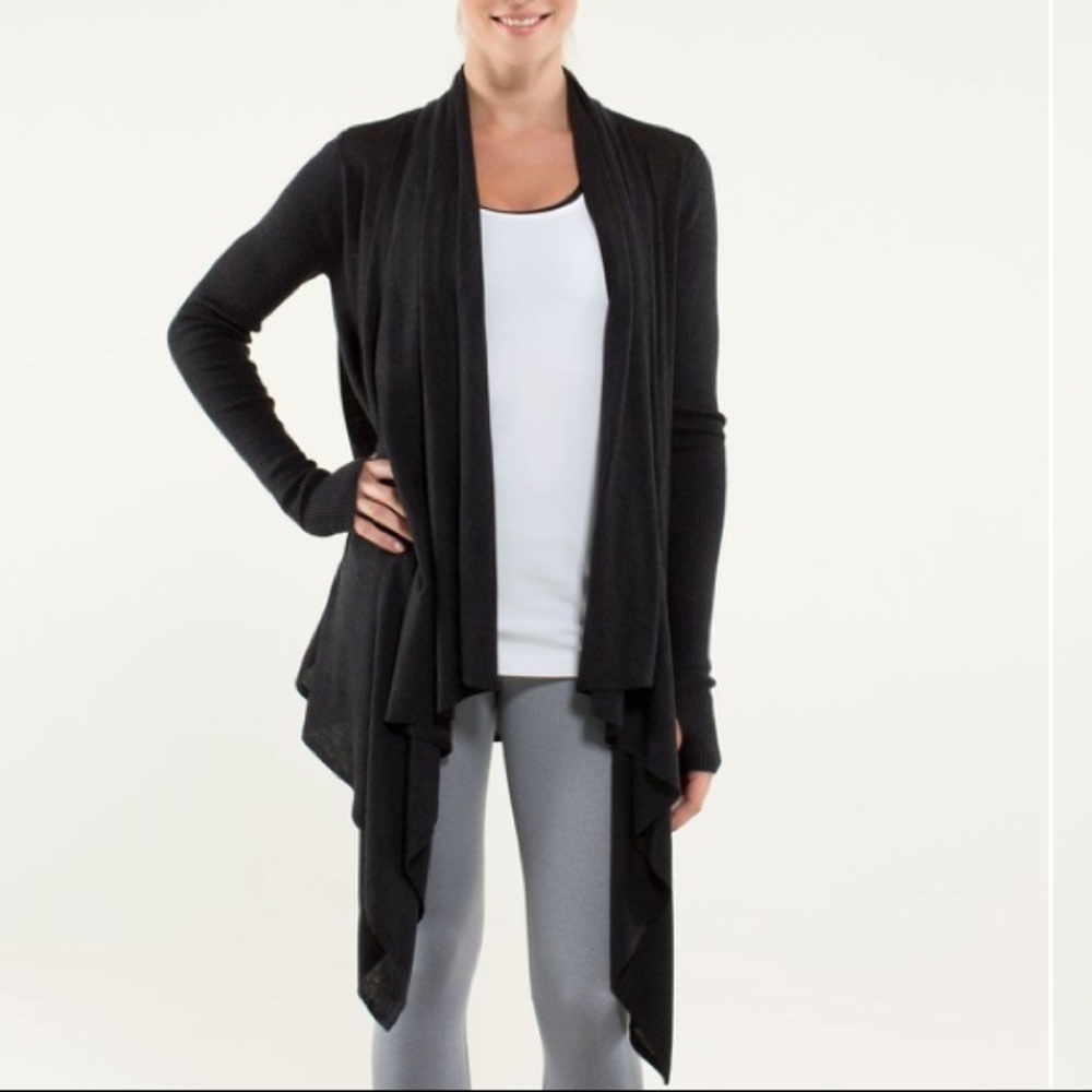 Lululemon Universal Wrap
